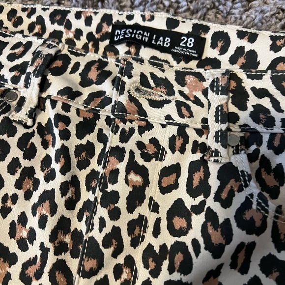 Design Lab high rise skinny leopard pants - Picture 2 of 3